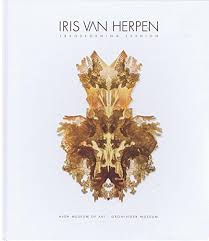 Iris van Herpen : transforming fashion